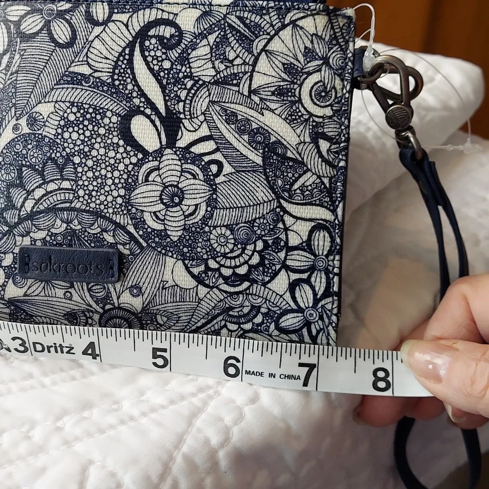 *🆕 Sakroots Spirit Desert Specialty Crossbody Wristlet Wallet All In One, NWT